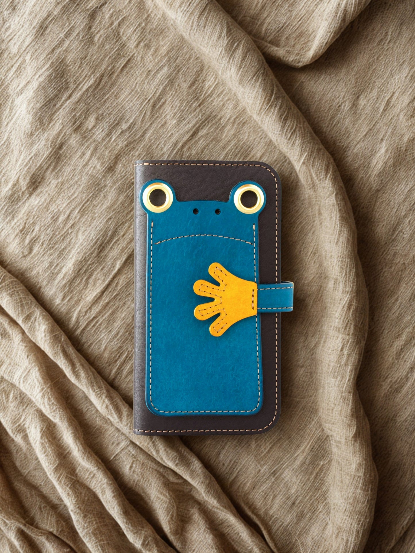 カエルの手帳型スマホケース『ケロPhone』